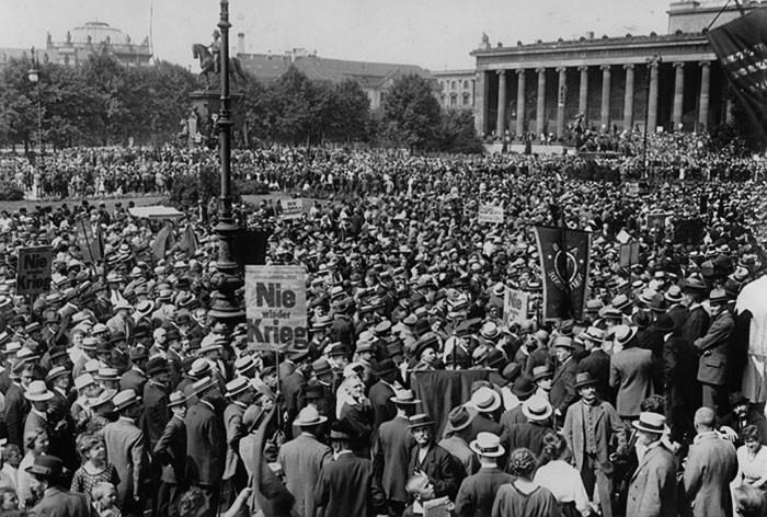 "'Nigdy więcej wojny' - demonstracja antywojenna w Niemczech, 1922 rok"