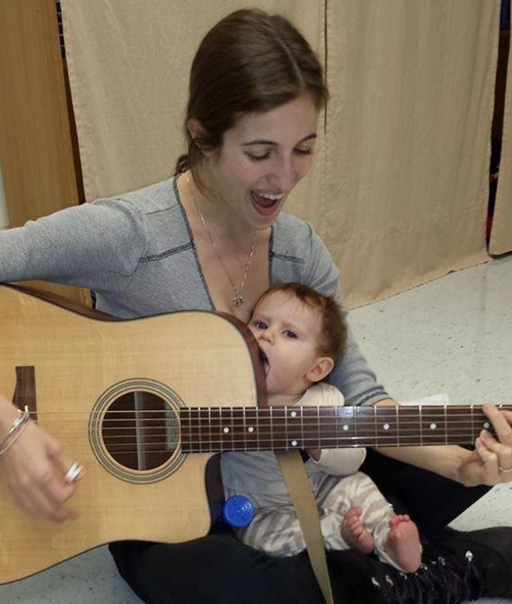 "Moja córka próbowała zjeść moją gitarę."