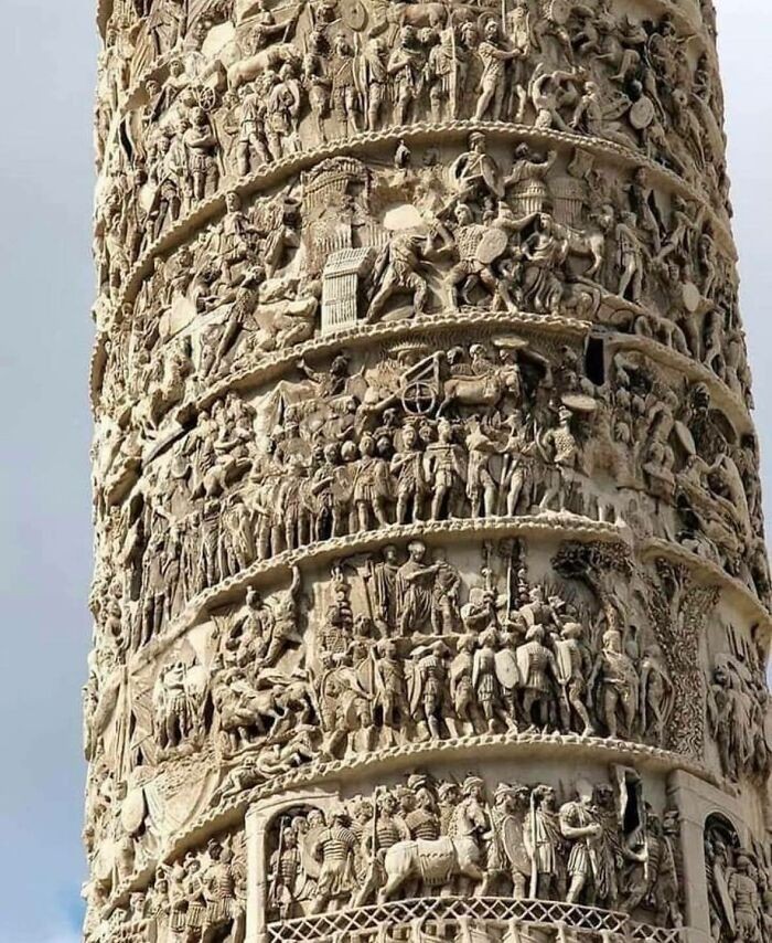 Niezwykle szczegółowa kolumna Marka Aureliusza w Rzymie zbudowana około 193 roku