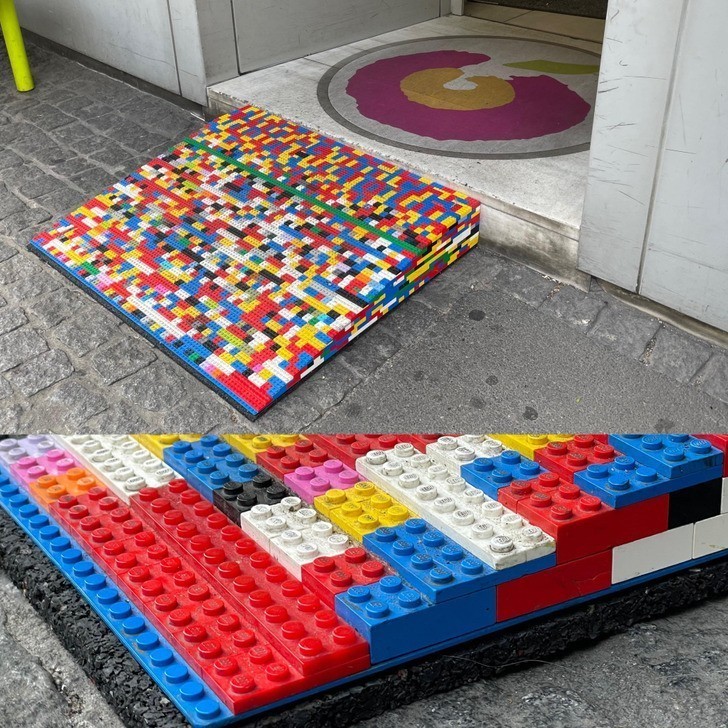 6. "Podjazd dla wózków złożony z klocków LEGO"