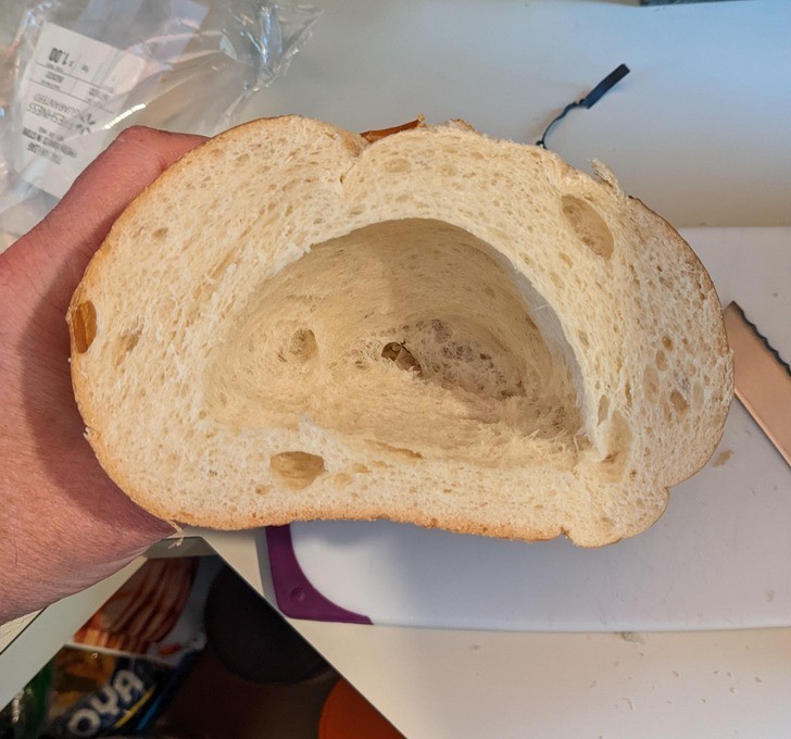 8. "Odnoszę wrażenie, że ten bochenek chleba powinien zostać oznaczony jako 'niskokaloryczny'."