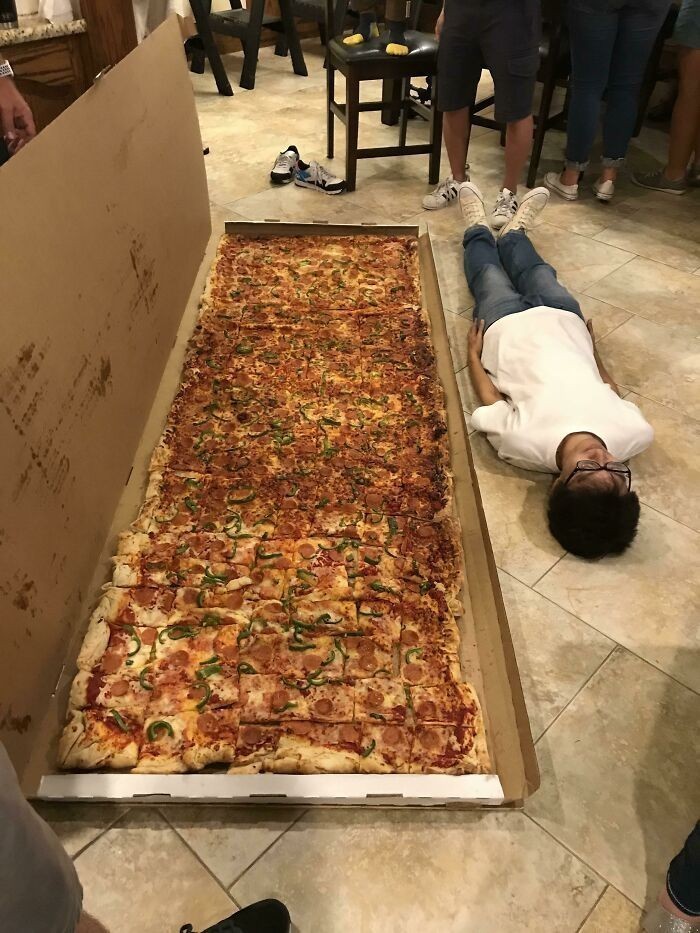 18. Największa pizza jaką można zamówić w Stanach