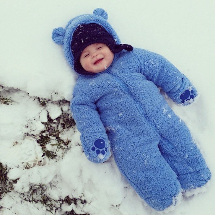 1. "Mojemu synowi chyba podobał się pierwszy kontakt ze śniegiem."