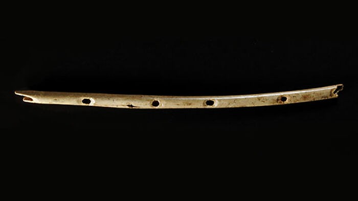 Najstarszy instrument (40 000 lat)