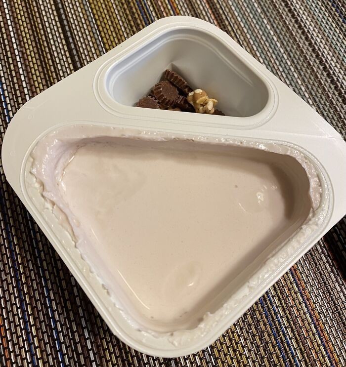 9. "Pamiętam, gdy przegródka na dodatki w jogurtach Chobani była pełna po brzegi."