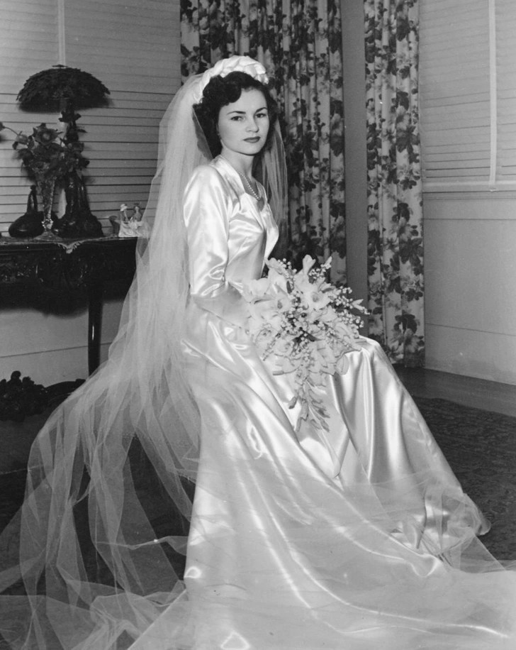 "Moja mama w dniu ślubu w 1947 roku"