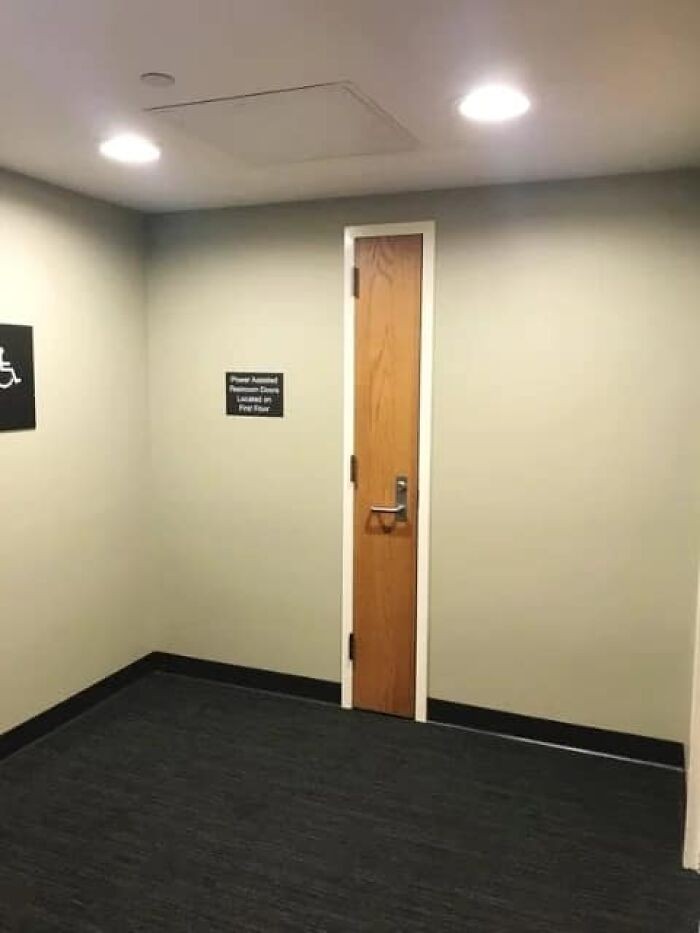 "Dla kogo są te drzwi?"