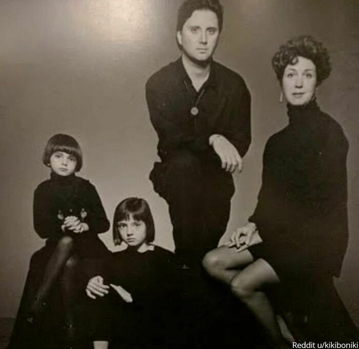 "Owszem, to autentyczne zdjęcie naszej rodziny z 1994 roku."