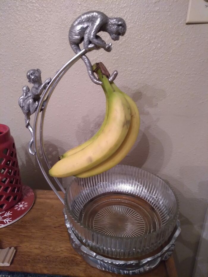7. "Stojak na banany"