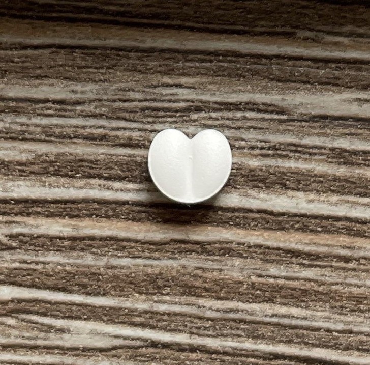 11. "Moje nowe tabletki na serce są w jego kształcie. Uśmiechnęłam się, gdy to zobaczyłam."