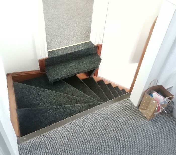3. "Dziwaczne schody w moim domu"
