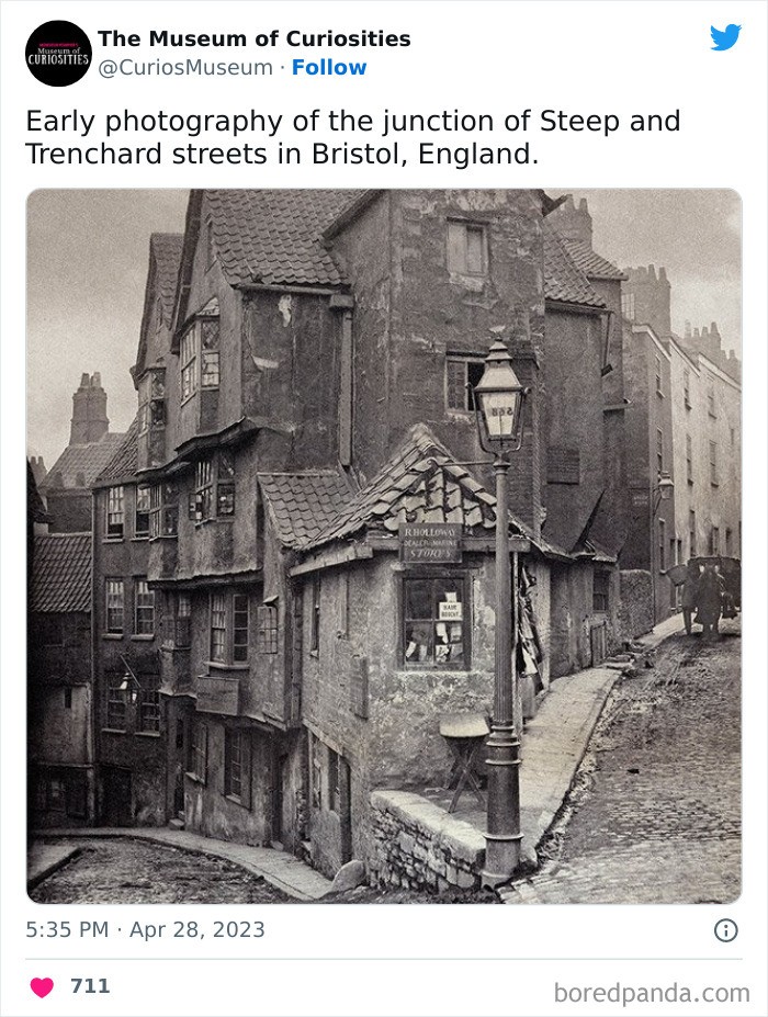 "Wczesne zdjęcie skrzyżowania ulic Steep i Trenchard w Bristolu, Wielka Brytania"