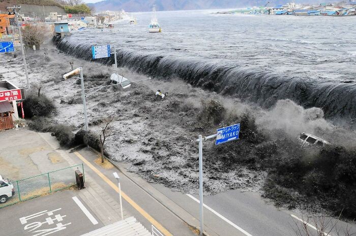 "Przerażające tsunami w Japonii w 2011 roku"