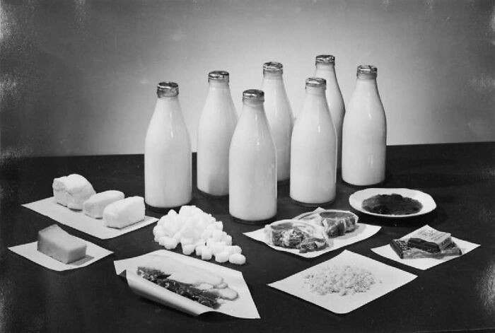 "Brytyjskie dwutygodniowe racje żywnościowe dla dwóch osób, 1943"