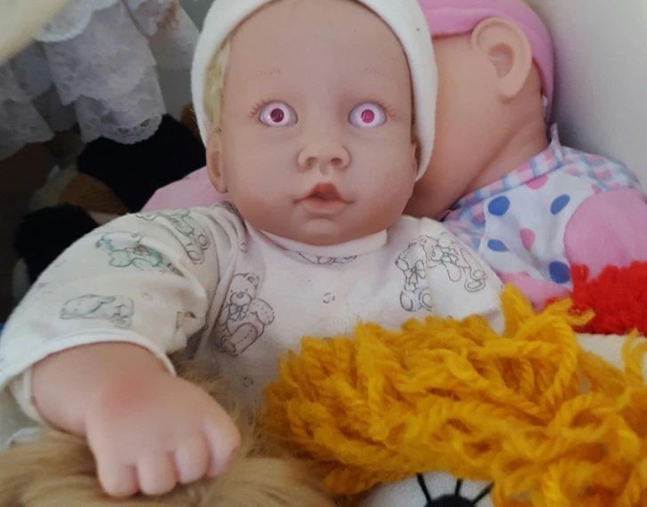 "Ta lalka nie wygląda zdrowo."