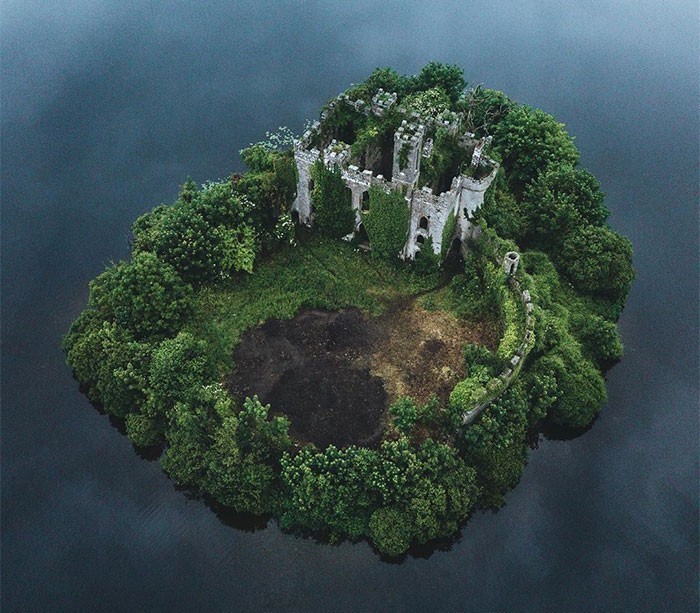 Opuszczony zamek w Irlandii