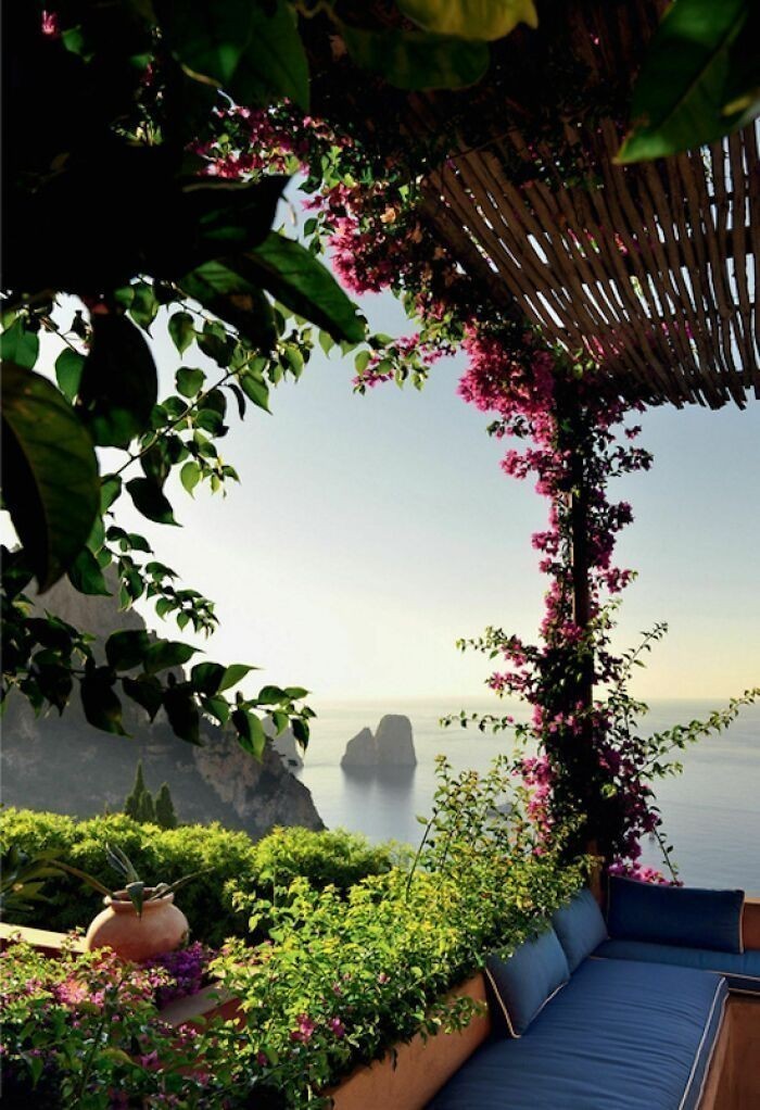 Pokój z magicznym widokiem. Capri, Włochy