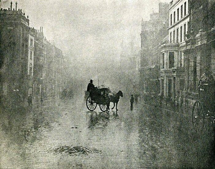 "Zwyczajny dzień w Londynie - fotografia Hectora Colarda, 1898"