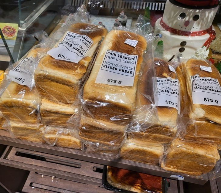 "Supermarket, w którym pracuję, sprzedaje chleb pokrojony poziomo."