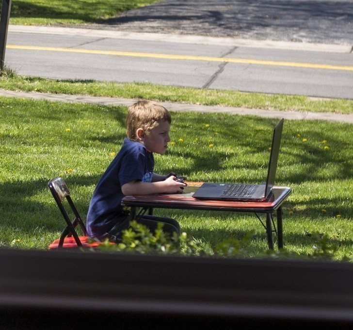 "Nie to miałam na myśli gdy powiedziałam synowi, że w tak piękną pogodę szkoda siedzieć w domu przy komputerze."
