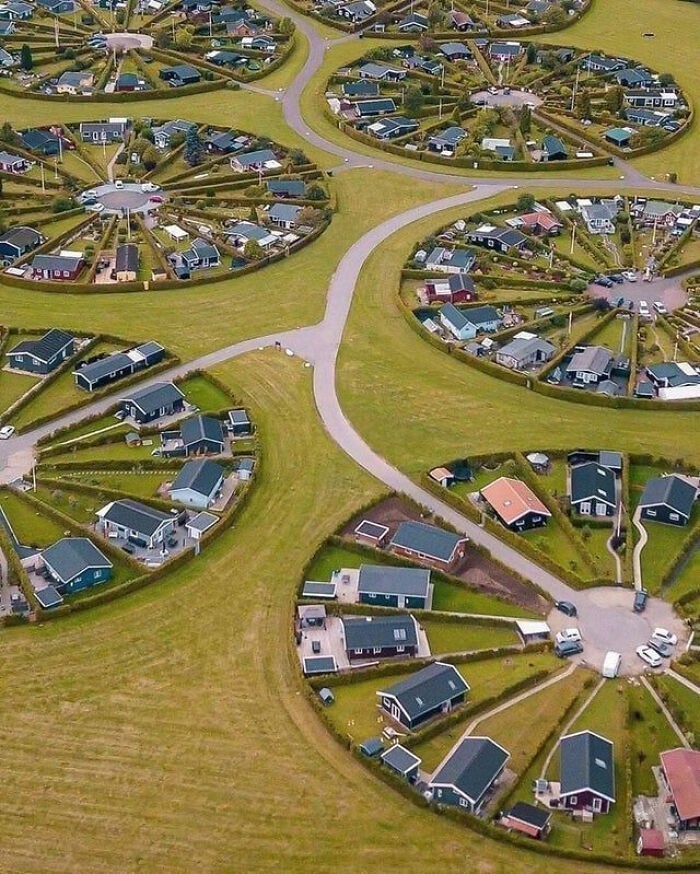 System osiedli składających się na duńską wioskę