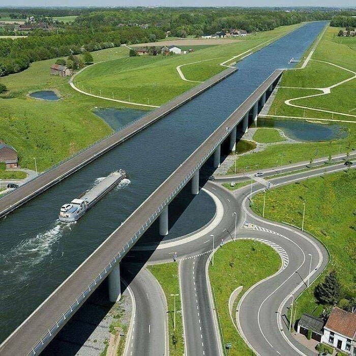 Sart Canal Bridge, Belgia