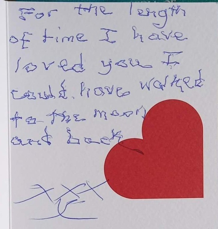 "Mój 82-letni dziadek każdego roku wysyła mi kartkę na Walentynki."