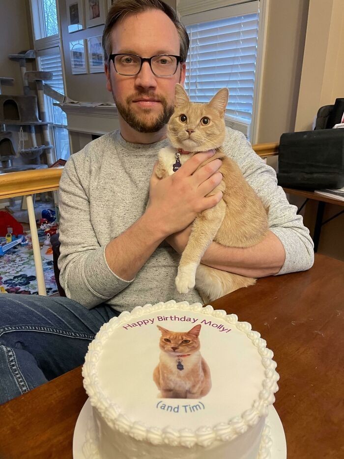 "Mój mąż i nasz kot obchodzą urodziny w tym samym tygodniu."