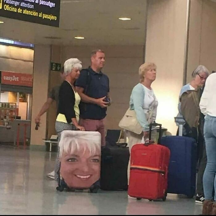 Nie pomyli walizki