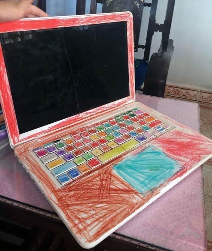 Nowy laptop byl jakiś brzydki