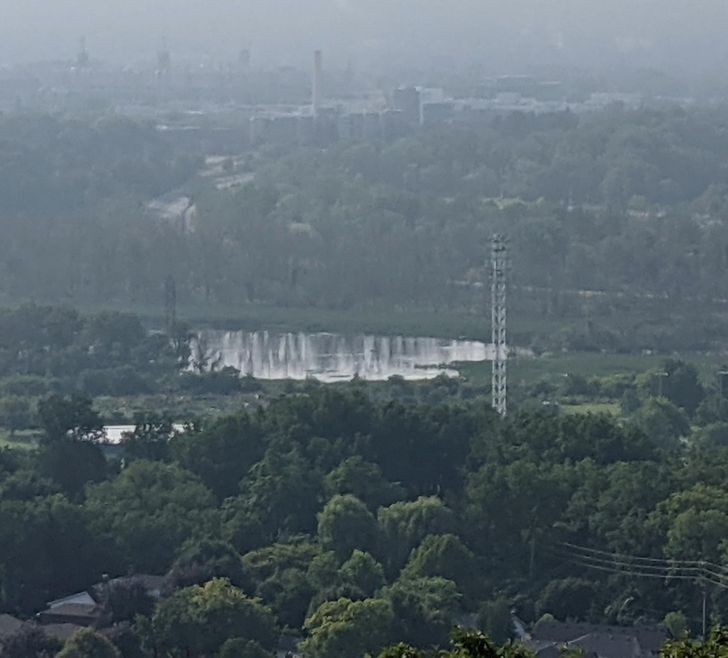 "Myślałem, że patrzę na duży wodospad, ale okazało się, że to tylko perspektywa. Tak naprawdę to jezioro."