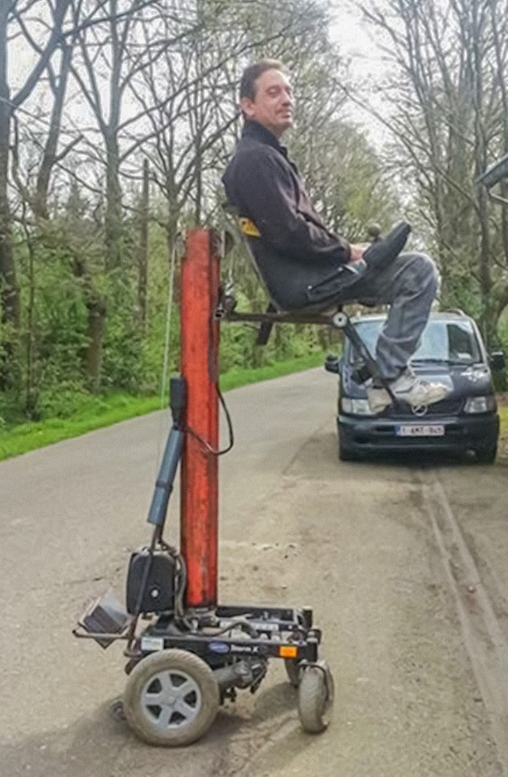 "Mój wujek nie mógł wykonywać prac na większej wysokości z powodu niepełnosprawności, więc zbudował sobie wózek z automatycznym wysięgnikiem."