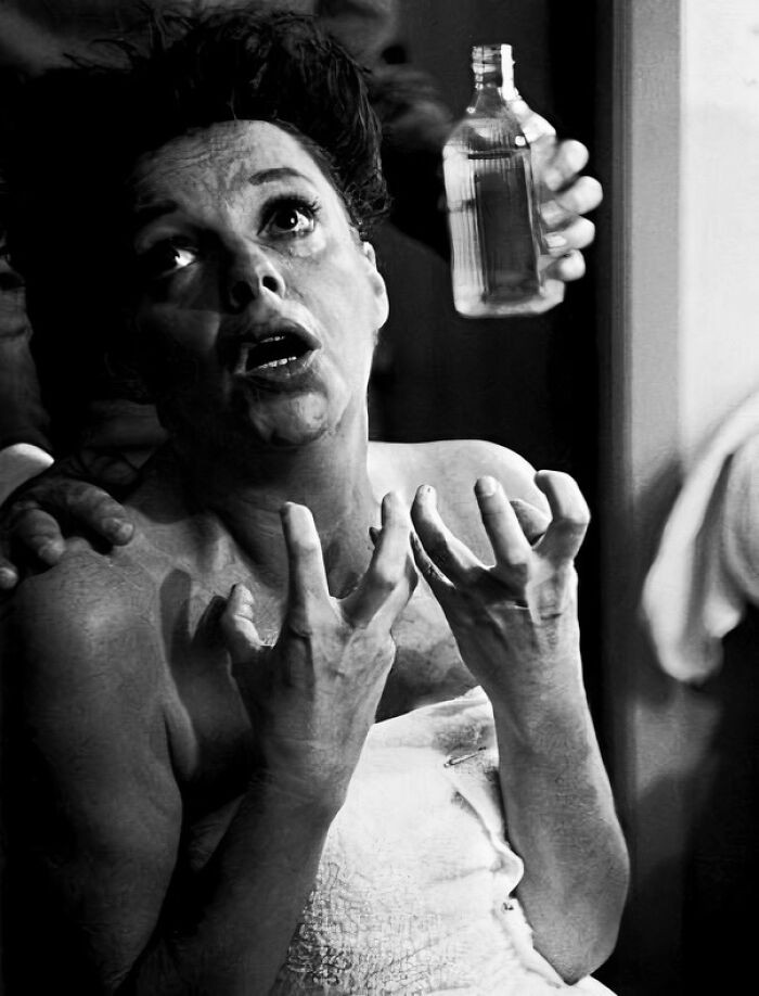 #7 Judy Garland za kulisami w Las Vegas. Zdjęcie: William Caxton (1961).