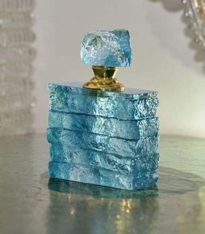 Art Deco niebieska szklana butelka perfum, oryginalnie zaprojektowana w latach 1920. – René Lalique