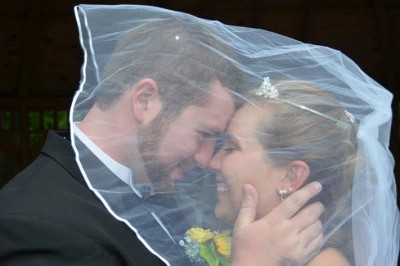 19 dni po ślubie spogląda na swoje zdjęcie z wesela i nic nie pamięta! Wtedy mąż zaczyna działać! 