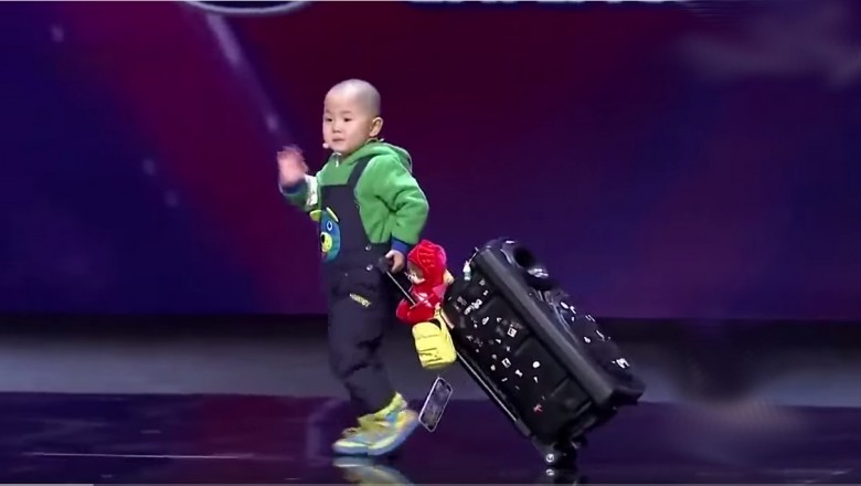 3 latek sterowany pilotem podbija jury w chińskim "Mam Talent". Dzieciak jest niesamowity! 