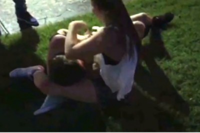 Dziewczyna znająca Jujutsu daje lekcję pokory paru chłopakom w parku!