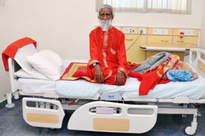 Indyjski mnich twierdzi, że nie jadł i nie pił od 70 lat! Lekarze zaniemówili po badaniach! 