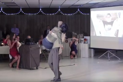 Jego mama porusza się na wózku! To co pan młody zrobił na weselu... niesamowity dowód miłości! 