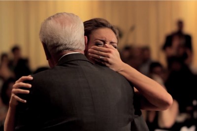 Jej marzenia o pierwszym tańcu z ojcem na weselu pokrzyżował rak. To co zrobił jej brat poruszyło wszystkich.