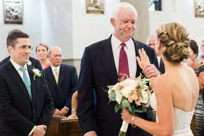 Jej ojciec został zamordowany 10 lat temu! W dni swojego ślubu poczuła i usłyszała jak bije jego serce! 