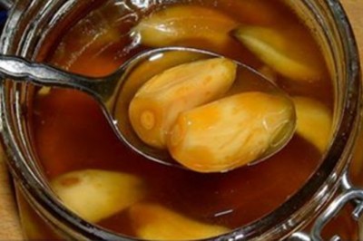 Jeśli będziesz jadła czosnek z miodem na pusty żołądek przez 7 dni co rano Twoje ciało Ci podziękuje!