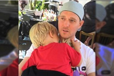 Miesiąc po szokującej diagnozie jego syna Michael Bublé podzielił się z fanami ważną informacją! 