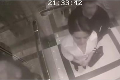 Mężczyzna w windzie próbuje perfidnie obmacywać kobietę! Jej reakcja zupełnie go zaskoczyła!