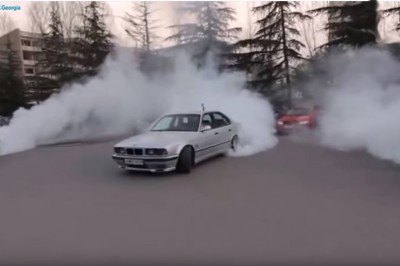 Najazd BMW niszczy zlot Audi! Prawdziwe Cars Wars!