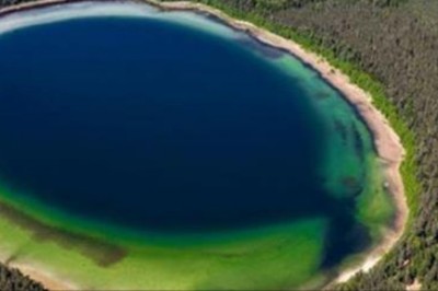 Nie uwierzysz, że to jezioro znajduje się w Polsce! Zobacz gdzie podziwiać takie cuda w naszym kraju! 