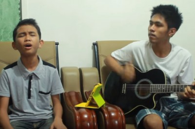 Niesamowity głos młodego chłopca! Ta piosenka budzi emocje! 