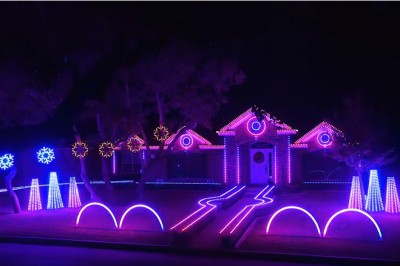 Niesamowity pokaz Bożonarodzeniowych lampek w rytmie dubstepu! Synchronizacja powala! 