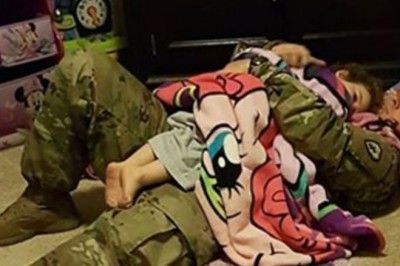 O 2 w nocy mama słyszy hałas w pokoju córki! Gdy wchodzi tam zastaje ojczyma z dzieckiem w tej pozycji!