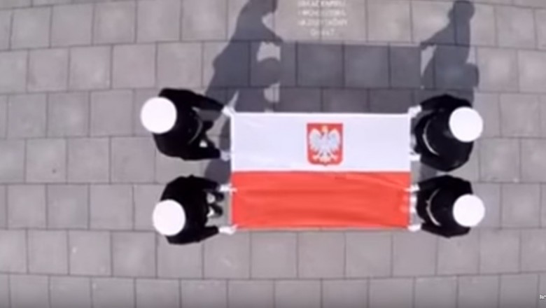 Pełen szacunek! Składanie Polskiej Flagi w Szczecinie! Tak to się powinno robić!